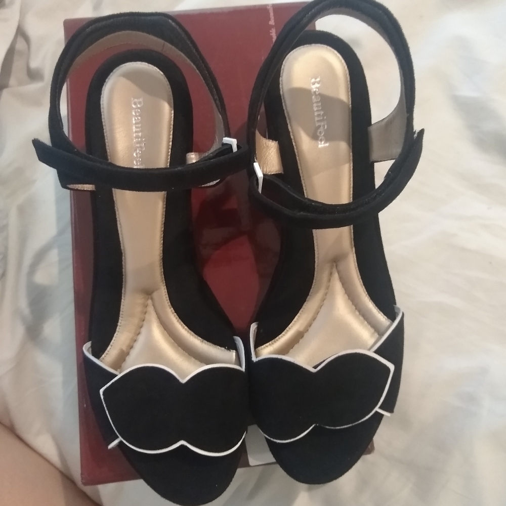 Beautifeel Black Suede Sandals Size 10